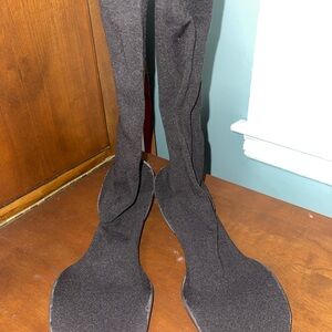 Yeezy Black Athletic Shoes